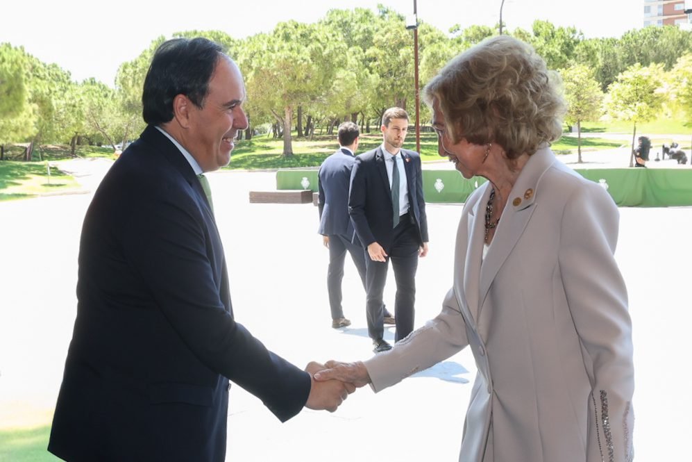 Pérez Llorca reafirma el compromiso del Consejo con las políticas sociales y la lucha contra la pobreza para conseguir una sociedad más igualitaria e inclusiva
