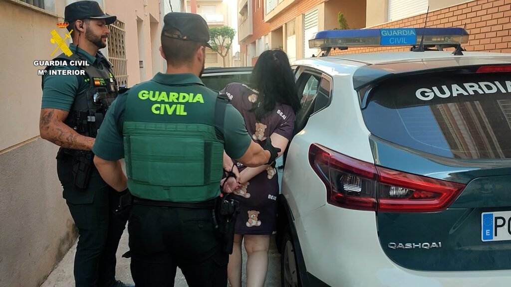 La Guardia Civil ha desarticulado un grupo criminal especializado en robos y estafas en el norte de la provincia de Castellón