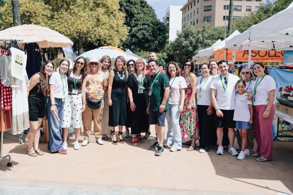 El Raval al Carrer reúne a vecinos y visitantes en una jornada de dinamización comercial en el Forn del Pla