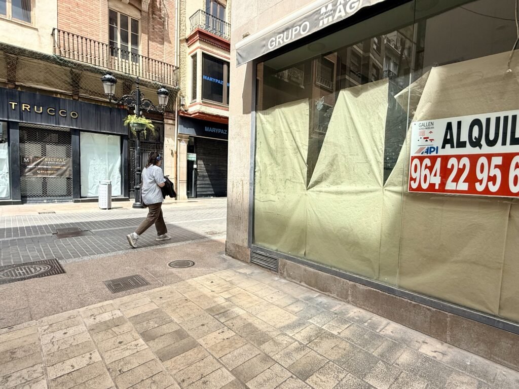 Duras críticas del PSOE a Begoña Carrasco por su política con el comercio local