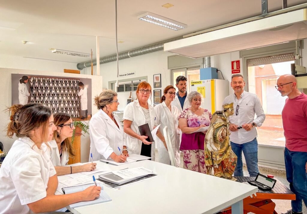 El Servicio de Restauración de la Diputación amplía conocimientos en obras escultóricas