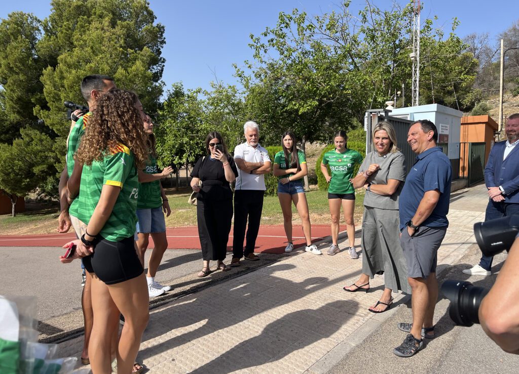 Marta Barrachina destaca el esfuerzo y los éxitos de los atletas del FACSA Playas de Castellón formados en el CITD Penyeta Roja – foto 4