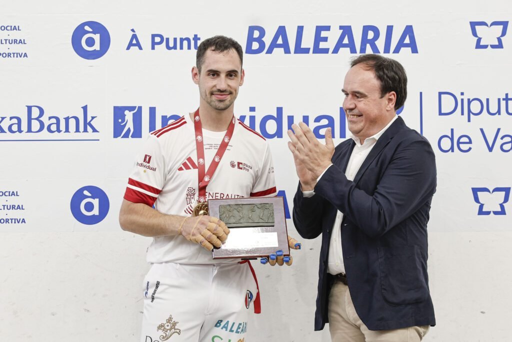 Pérez Llorca asiste a la final d’escala i corda del Campeonato Individual