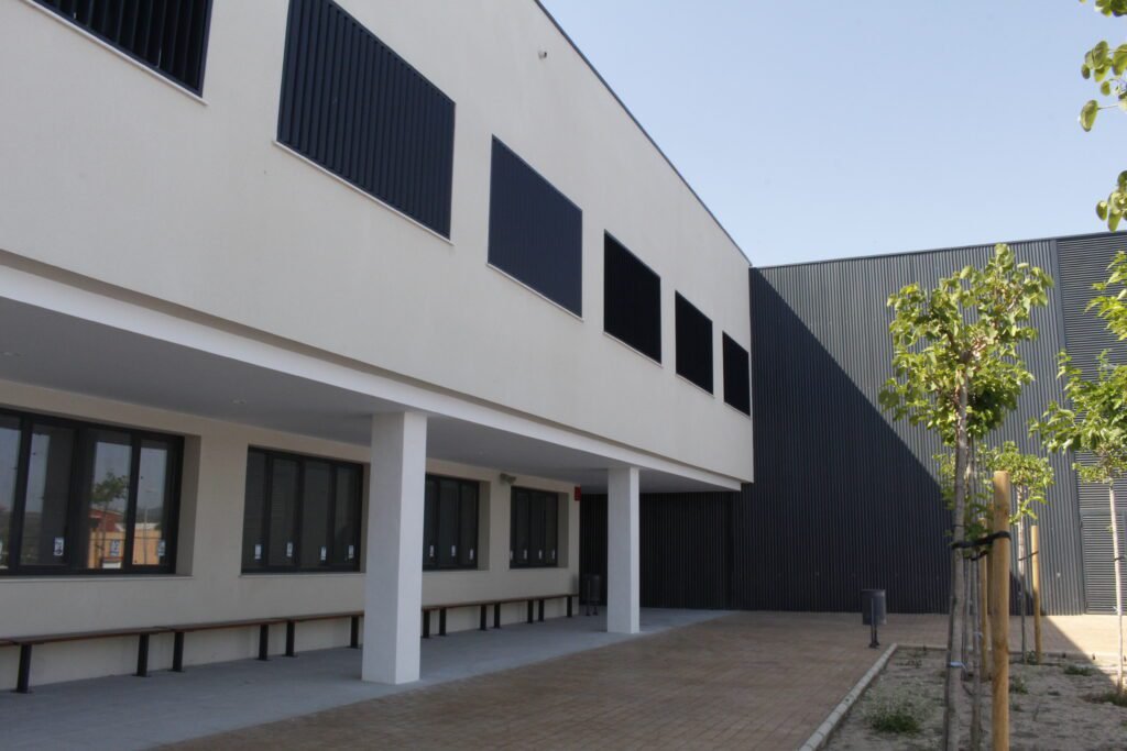 El Ayuntamiento de Soneja ultima los preparativos del nuevo CEIP San Miguel Arcángel antes de su inauguración