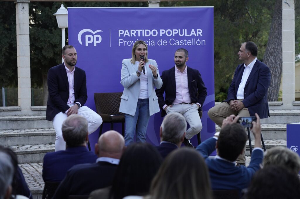 Marta Barrachina garantiza a Navajas 5 cámaras de videovigilancia para proteger el municipio y reforzar la seguridad