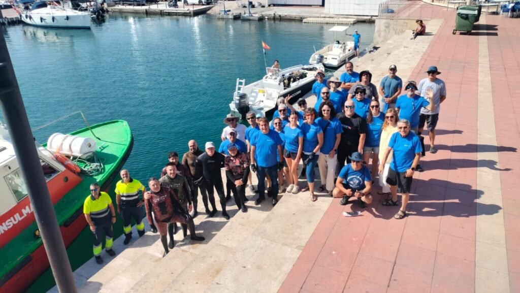 La III edición “Basuraleza” de PortCastelló rescata más de media tonelada de vertidos del fondo del mar