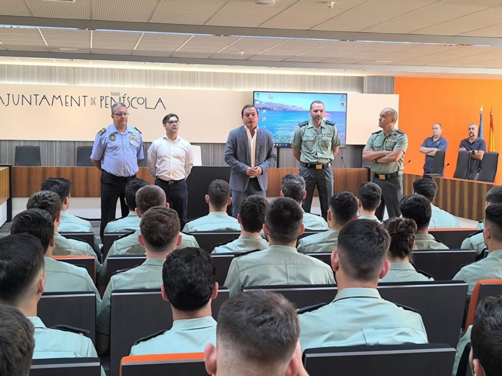 Peñíscola recibe al alumnado de tercer curso de la Academia de Oficiales de la Guardia Civil