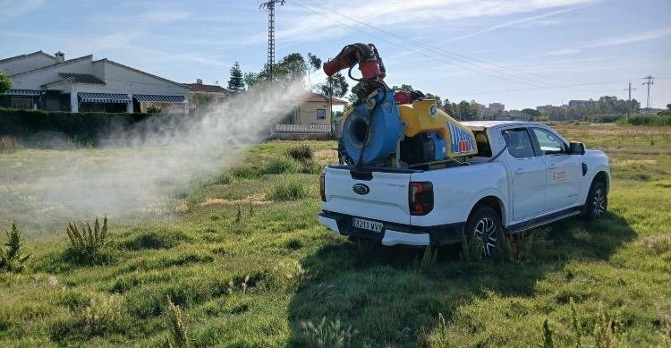 Castellón refuerza la fumigación y la limpieza de acequias y caminos en la Marjalería, Benadressa, Grupo Lourdes y San Andrés