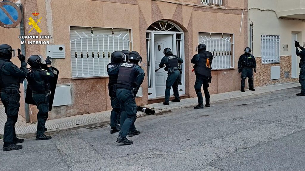 La Guardia Civil ha desmantelado dos plantaciones indoor de marihuana en Almazora y Castellón – foto 4