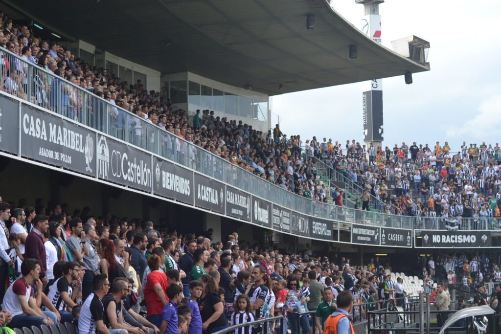 Compromís reclama medidas contundentes para acabar con los grupos ultras que ensucian el nombre del CD Castellón
