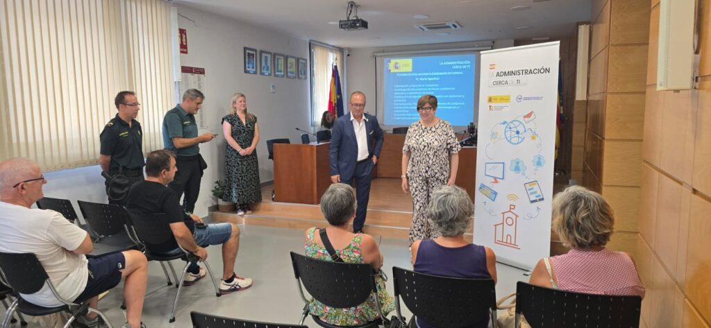 ‘La Administración cerca de ti’ ha atendido en Castellón a más de 850 personas y ayudado a obtener 219 certificados
