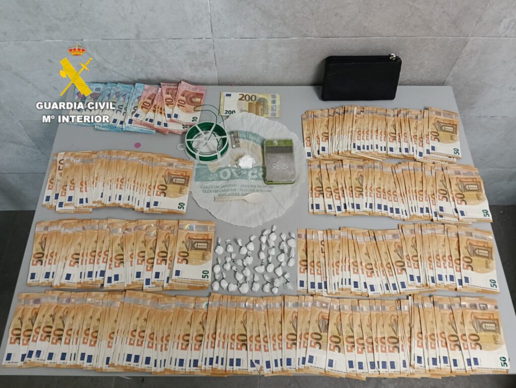 La Guardia Civil ha detenido al presunto responsable de un punto de venta de droga en Burriana