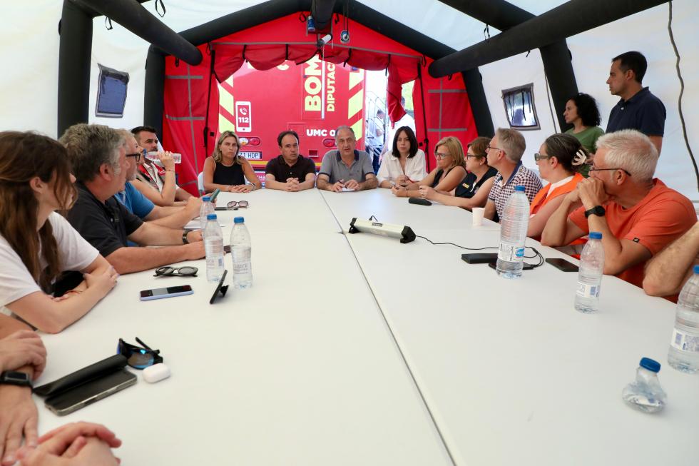 Pérez Llorca preside la reunión con alcaldes de los municipios afectados por el incendio forestal de La Vall d’Uixó