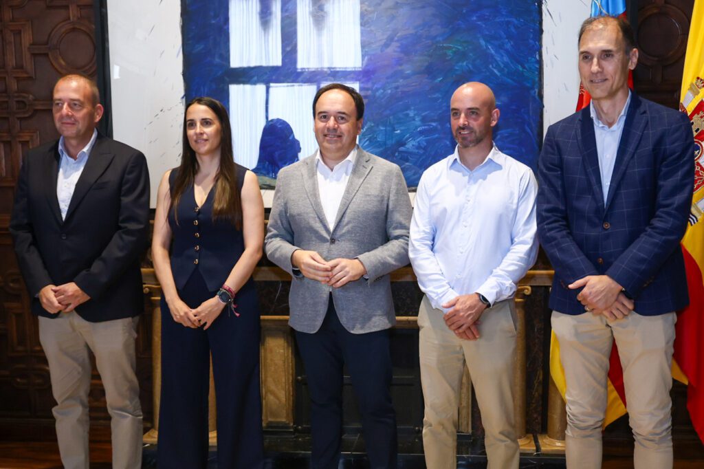 Pérez Llorca anuncia una nueva reducción de las tasas de caza para aliviar la carga administrativa y económica que soporta el sector cinegético