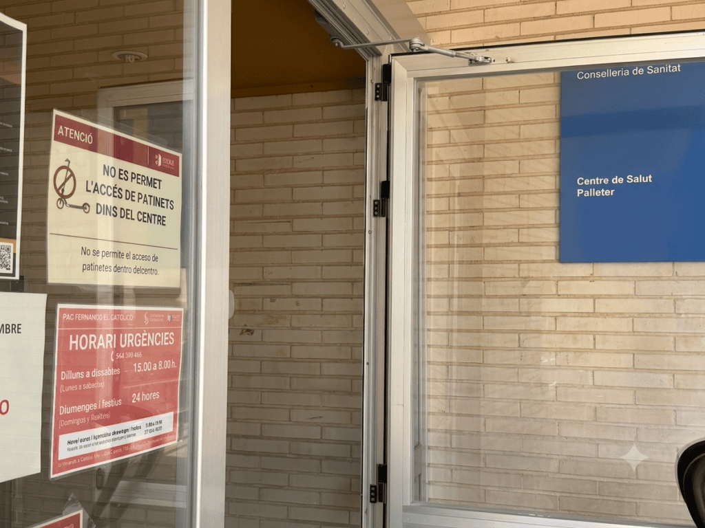 CSIF denuncia que el centro de salud Palleter de Castellón incumple la normativa al rotular sus instalaciones únicamente en valenciano tras las obras de reforma – foto 4