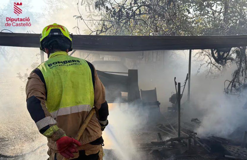 Estabilizado, desde esta media noche, el incendio de vegetación de Peñíscola