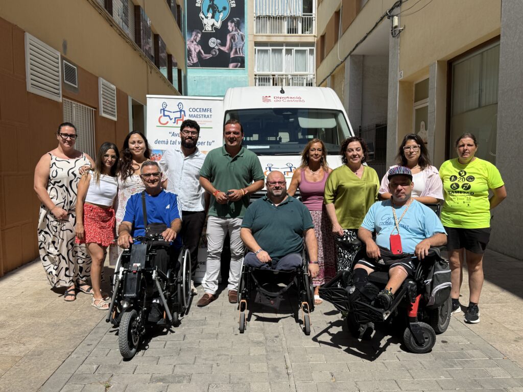 La Diputación de Castellón refuerza la colaboración con Cocemfe Maestrat con la adquisición de un nuevo vehículo adaptado