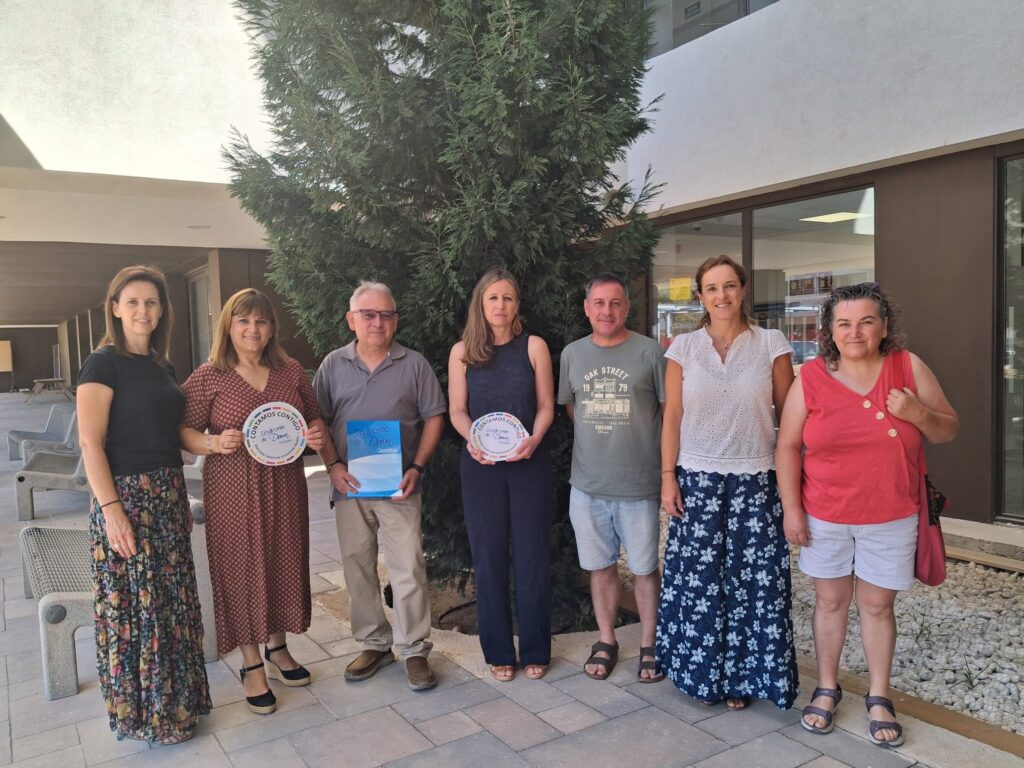El IES Álvaro Falomir y el CEIP Juan G. Ripollés reciben el Sello «Contamos Contigo–Educación» por su compromiso con la inclusión