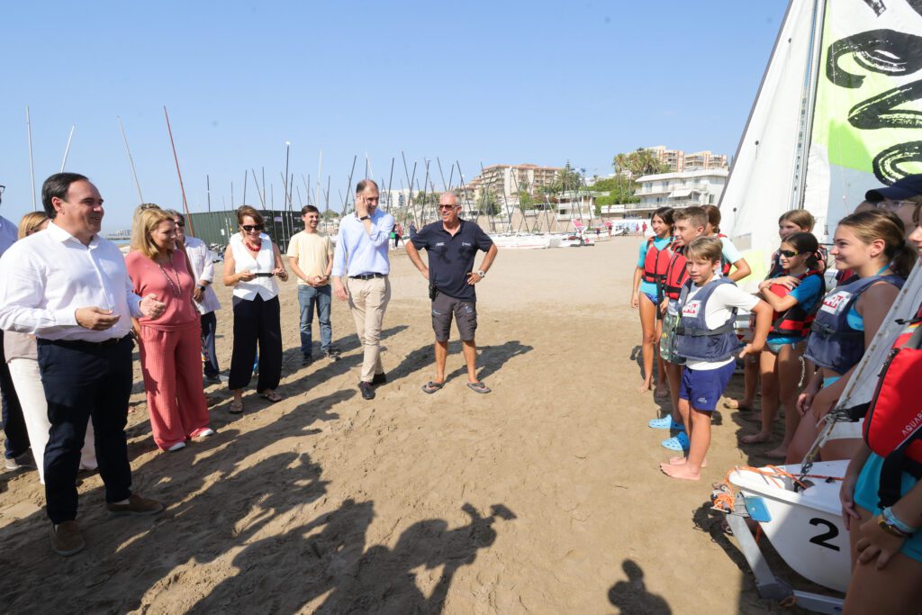 El president de la Generalitat visita la Escola de la Mar y el albergue ‘Argentina’ de Benicàssim – foto 1