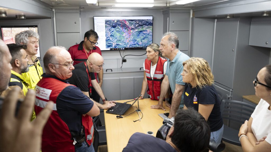 El Consorcio de Bomberos de la Diputación Provincial de Castellón coordina un dispositivo de 230 efectivos en el incendio de Soneja