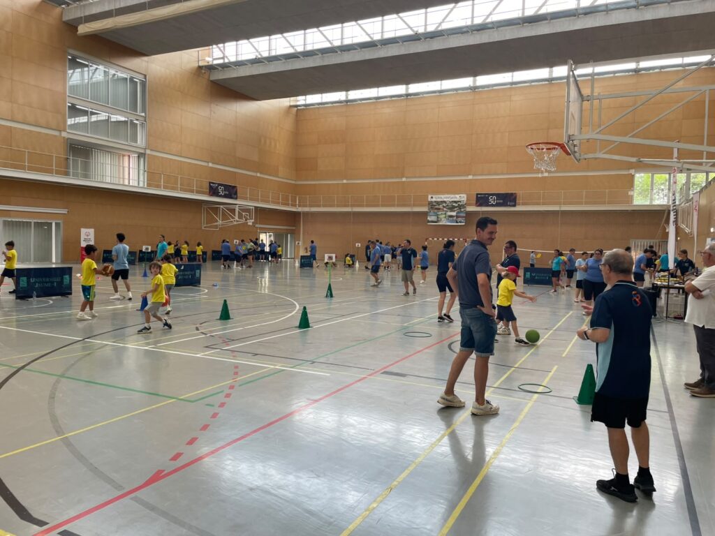 Síndrome de Down Castellón y la UJI impulsan la inclusión a través del deporte en las VIII Jornadas de Pruebas Motrices «¡Todo el mundo a moverse!» – foto 3