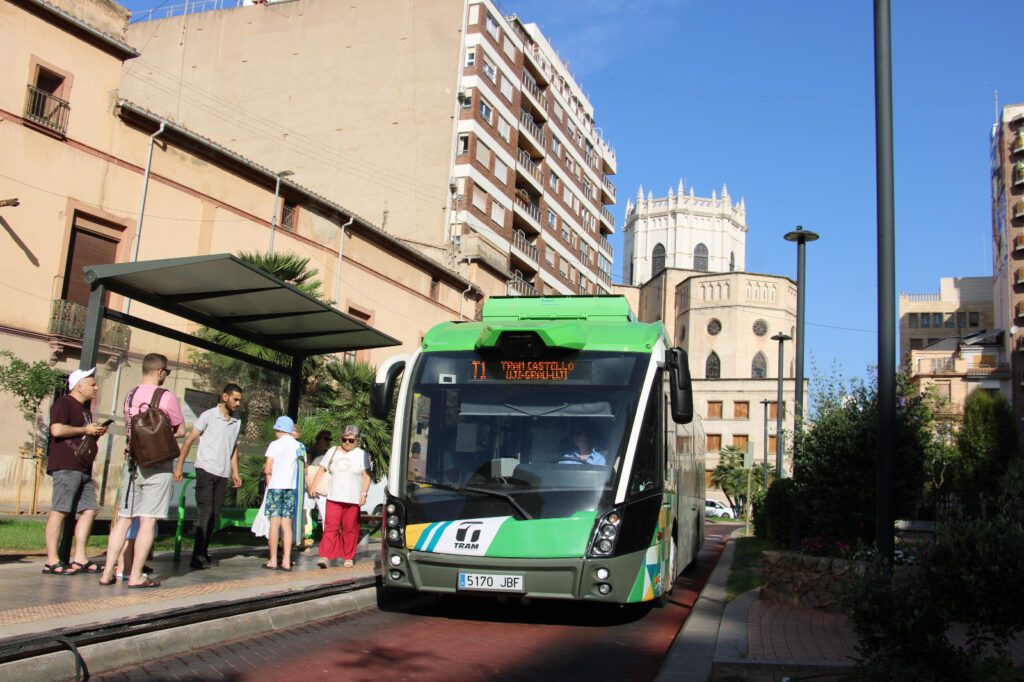 El TRAM de Castellón refuerza el servicio este fin de semana con motivo de la celebración del SOM Festival en el Grao