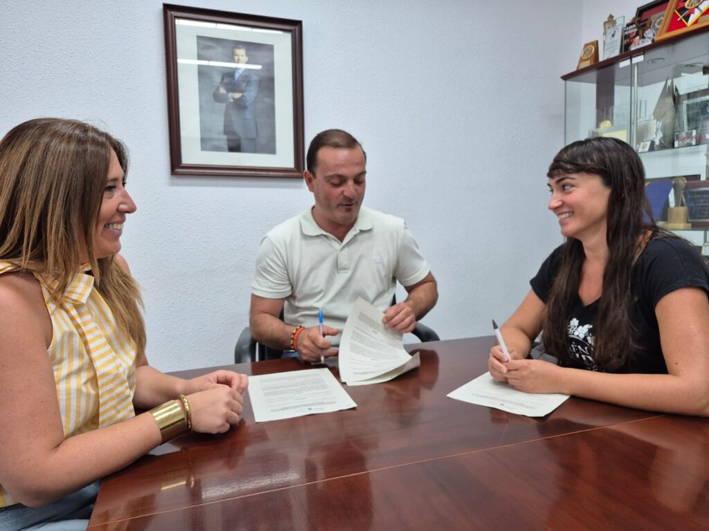 El Ayuntamiento de Peñíscola y la Asociación Ménades de Irta firman un convenio de colaboración