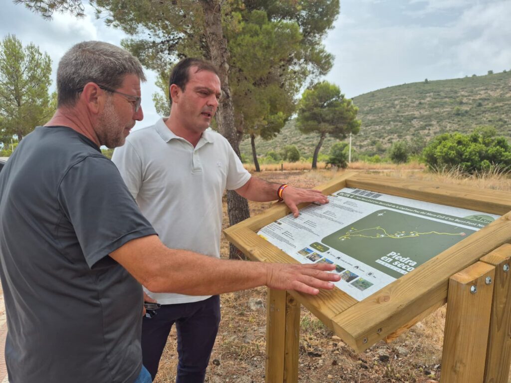 Peñíscola señaliza sus nuevas rutas con Patrimonio de la Humanidad
