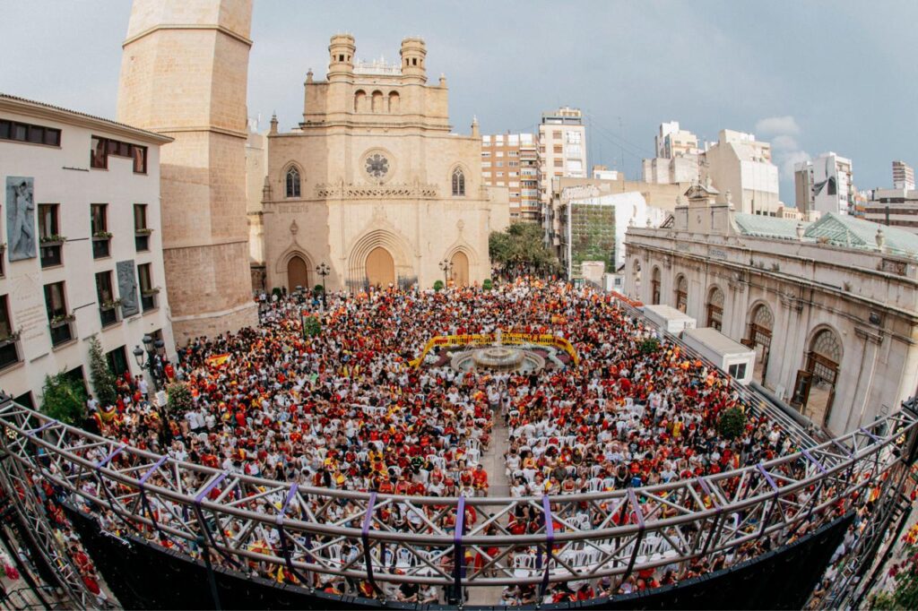 Castellón vibra con la final de la Copa del Mundo en las pantallas gigantes de la Plaza Mayor y el recinto del SOM Festival