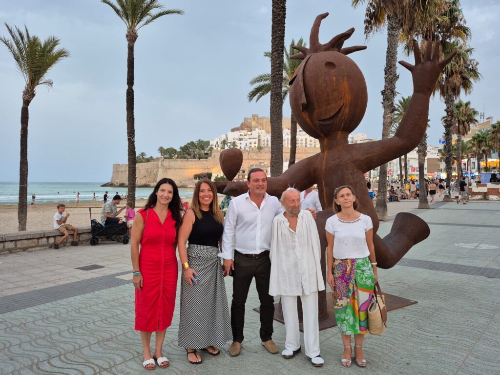 El arte de Ripollés se disfruta ya en las calles de Peñíscola