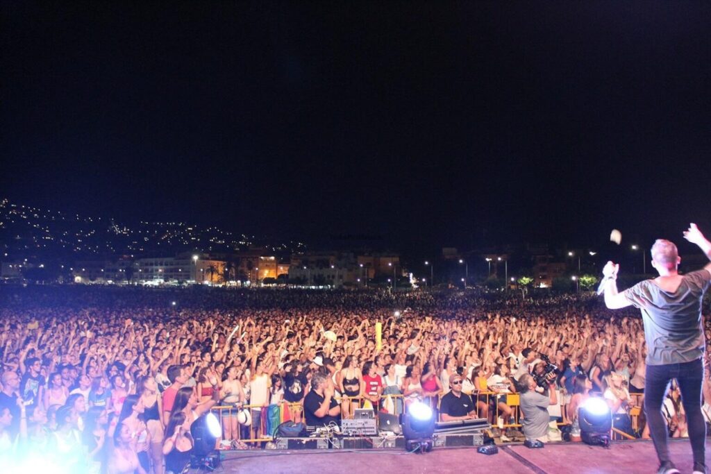 Espectacular cartel de LOS40 Summer Live 2026 en Peñíscola
