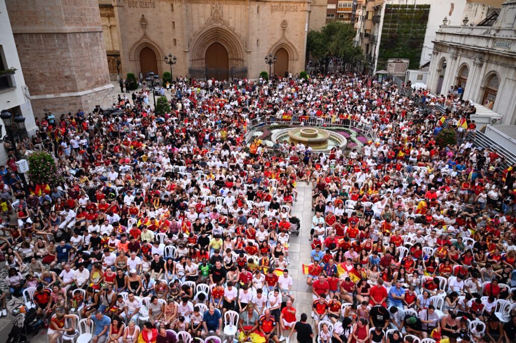 Castellón repite con la pantalla gigante para la semifinal del Mundial entre España y Francia