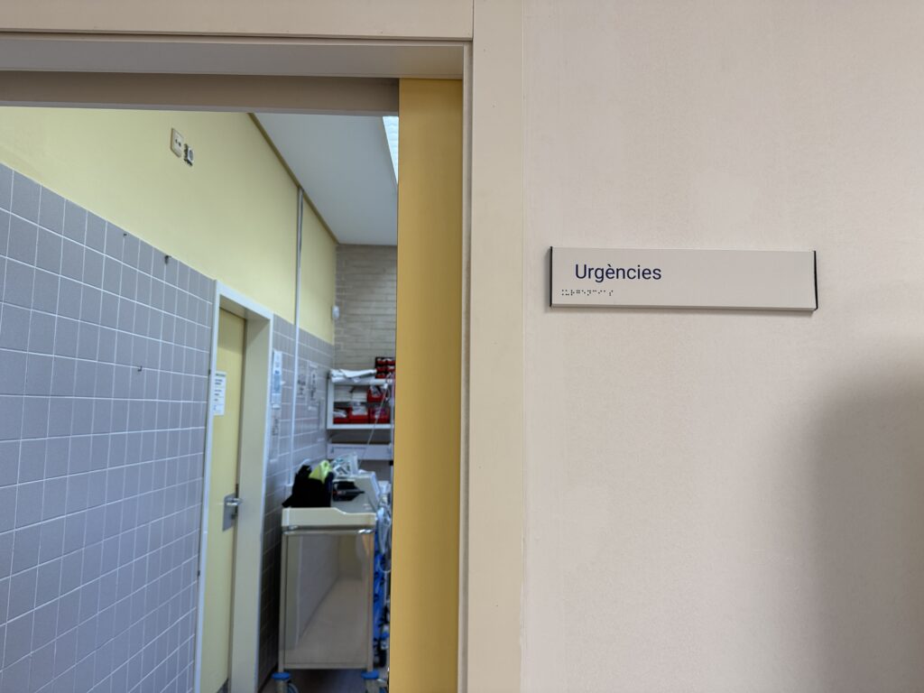 CSIF denuncia que el centro de salud Palleter de Castellón incumple la normativa al rotular sus instalaciones únicamente en valenciano tras las obras de reforma – foto 1