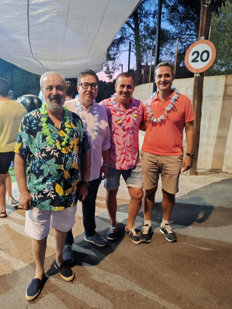 «Tardeo» festivo en la AAVV de Los Ángeles con motivo de sus fiestas – foto 8