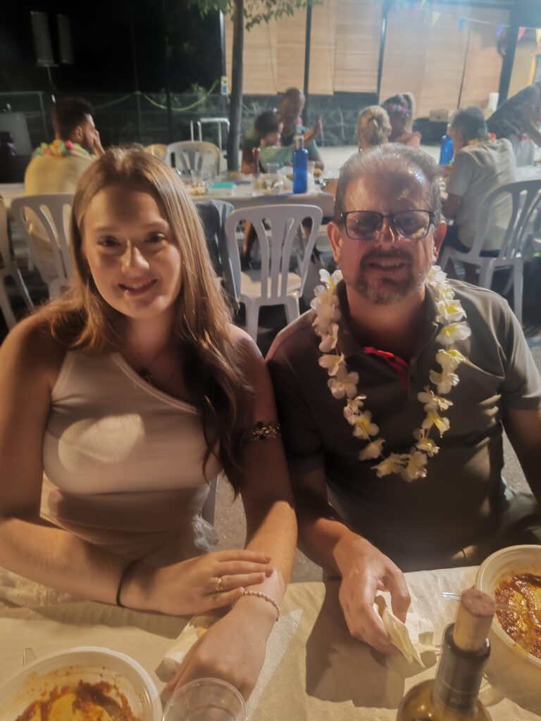 «Tardeo» festivo en la AAVV de Los Ángeles con motivo de sus fiestas – foto 16