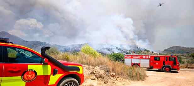 El Ayuntamiento de Castellón moviliza efectivos de Bomberos a Tirig para colaborar en la extinción del incendio