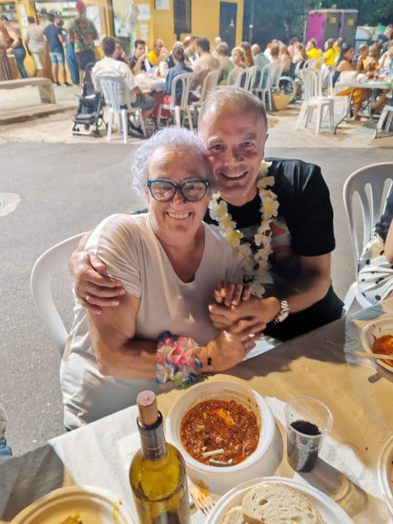 «Tardeo» festivo en la AAVV de Los Ángeles con motivo de sus fiestas – foto 23
