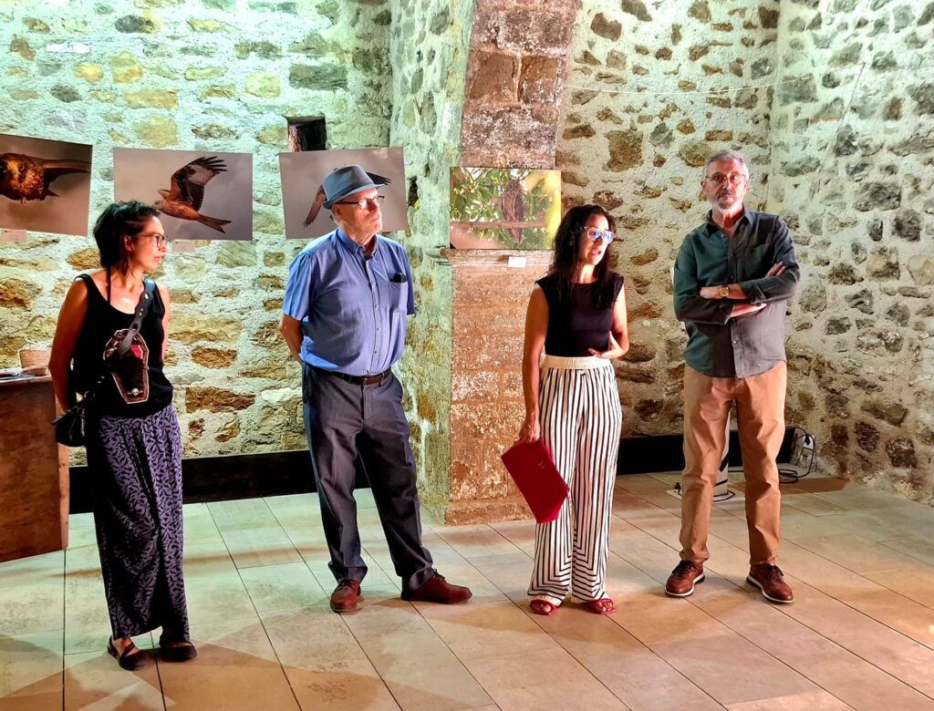 Benassal inaugura la exposición fotográfica Rapaces con una gran acogida de público