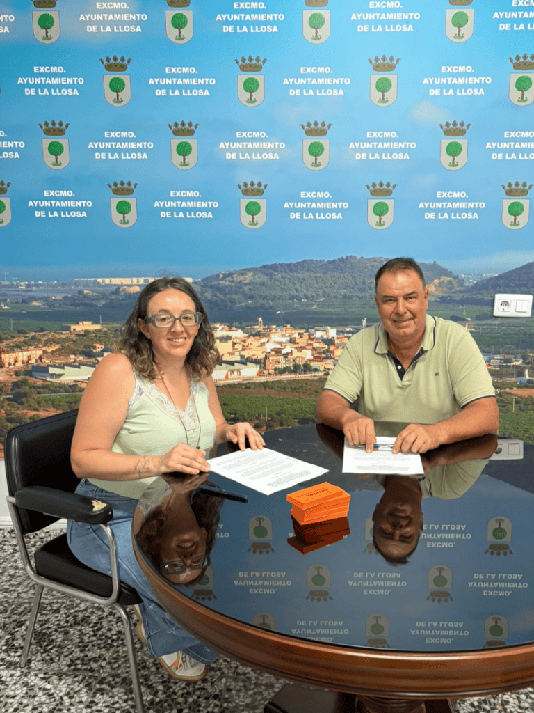 La Llosa facilita el acceso a su piscina municipal a los vecinos de La Vilavella tras el incendio forestal de La Vall d’Uixó
