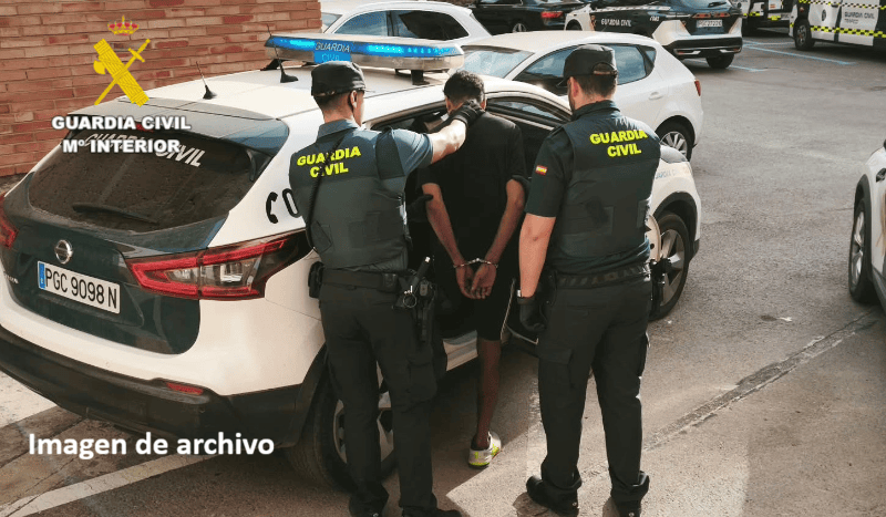 La Guardia Civil ha detenido a un hombre por amenazas graves en la localidad de Vall d`Alba