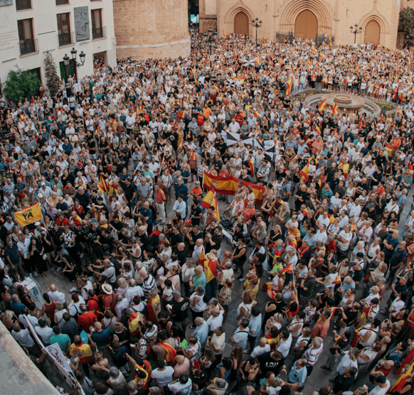 Miles de castellonenses muestran su apoyo y respaldo a Ceuta ante la invasión organizada por Marruecos y el abandono del Gobierno