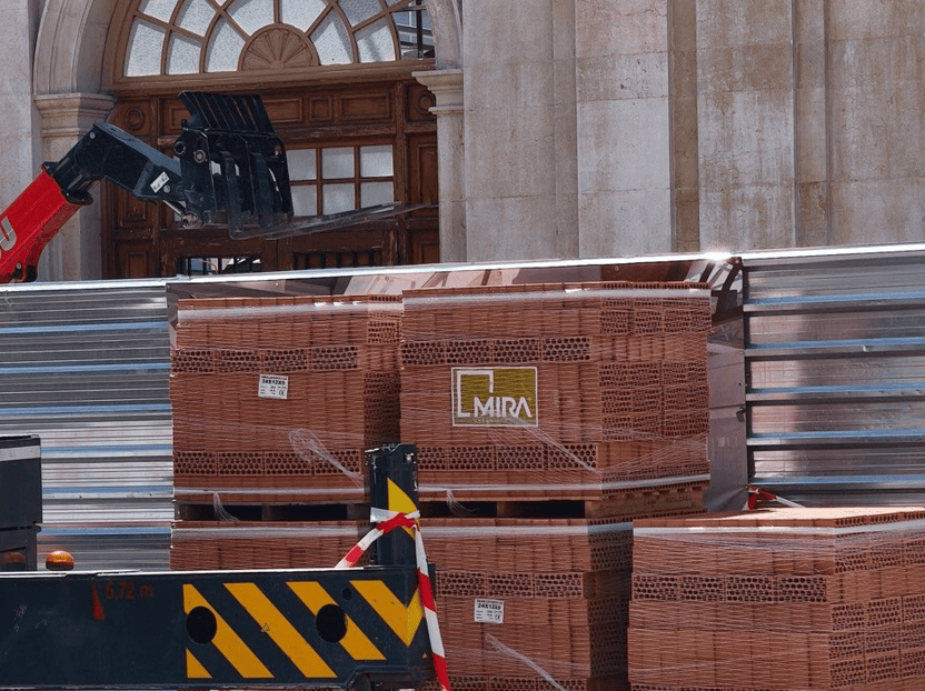 Compromís acusa a Carrasco de “doble discurso” por comprar en Cuenca materiales para las obras del Mercado Central después de criticar que en Lledó procedieran de Albacete