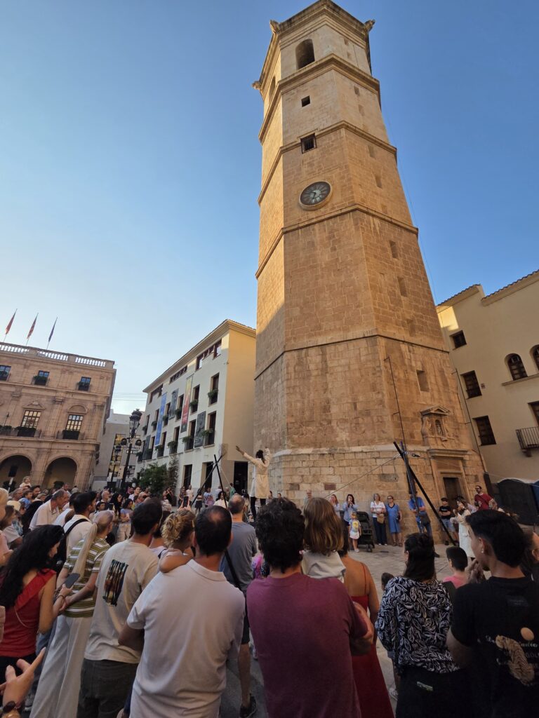 El POT arranca con una maratón de circo, danza y clowns por las calles de Castellón – foto 3