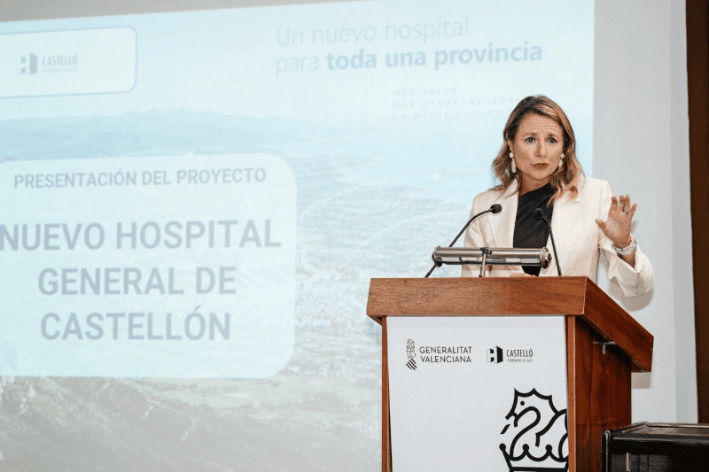 La alcaldesa de Castellón, Begoña Carrasco,  ha acompañado al president Juanfran Pérez Llorca en la presentación del proyecto del nuevo centro hospitalario.