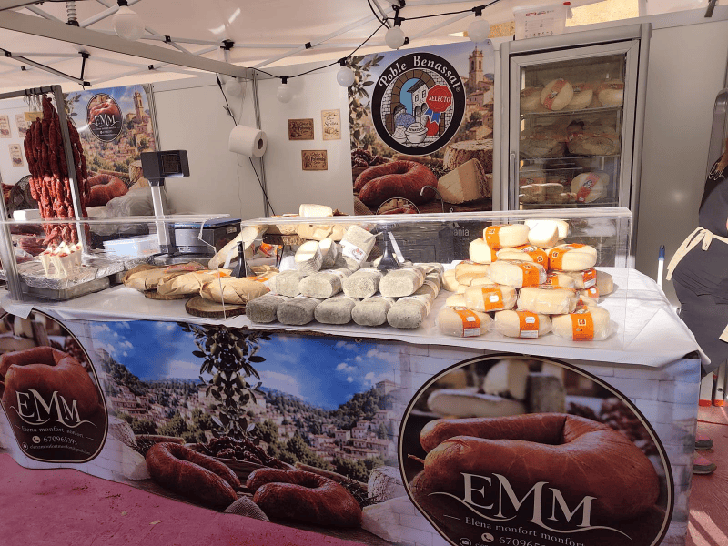 Quesos «El Poble Benassal» participan por primera vez en Fromago, una de las grandes ferias internacionales del queso