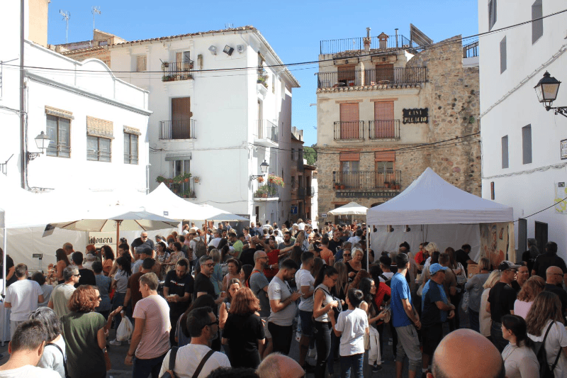 Montanejos consolida la Feria del Queso Artesano como motor de dinamización turística y económica