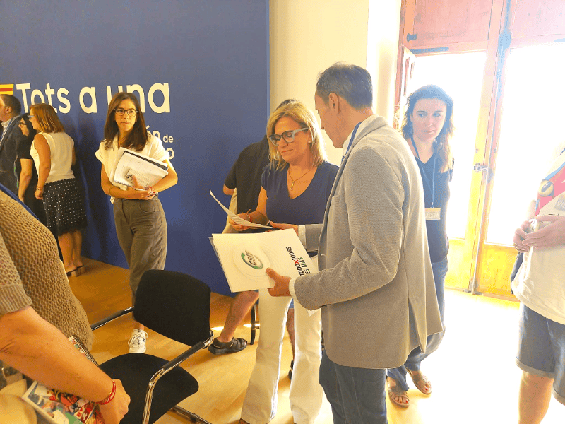 CSIF entrega a la delegada del Gobierno la petición de reforma del estatuto docente o de reducción de ratios y horas lectivas