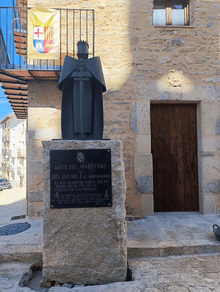 La estatua del Rey Jaime I vuelve a las calles de Ares del Maestrat