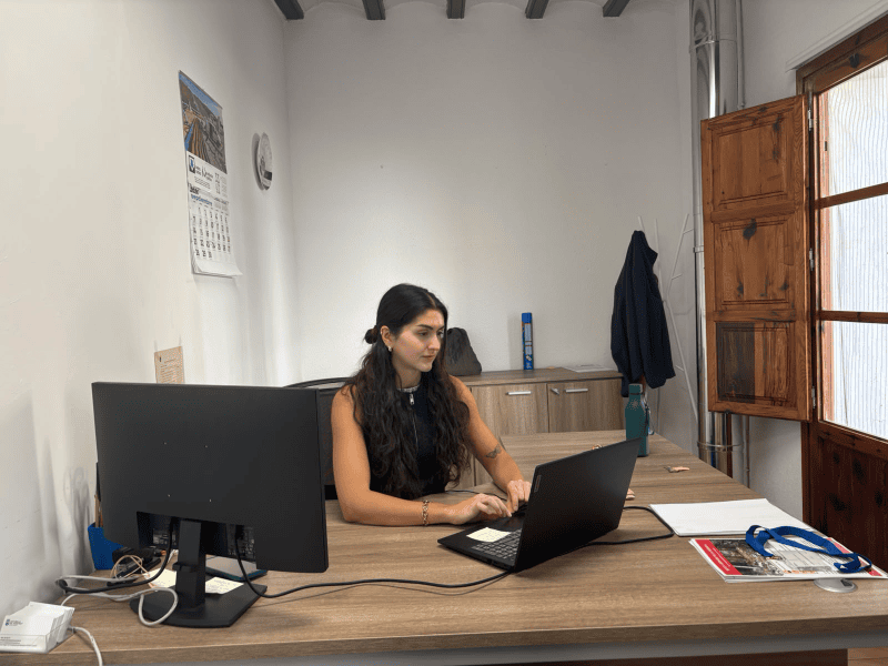 Vistabella incorpora dos trabajadoras a las oficinas municipales