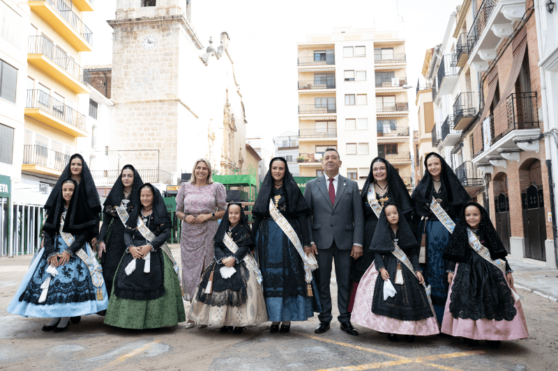 Marta Barrachina acompaña a los vecinos y vecinas de Lucena del Cid en la festividad de San Miguel Arcángel
